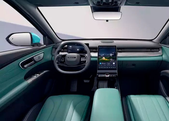 Detalle del sistema híbrido PHEV del LEPAS L8 con batería LFP de 18,4 kWh